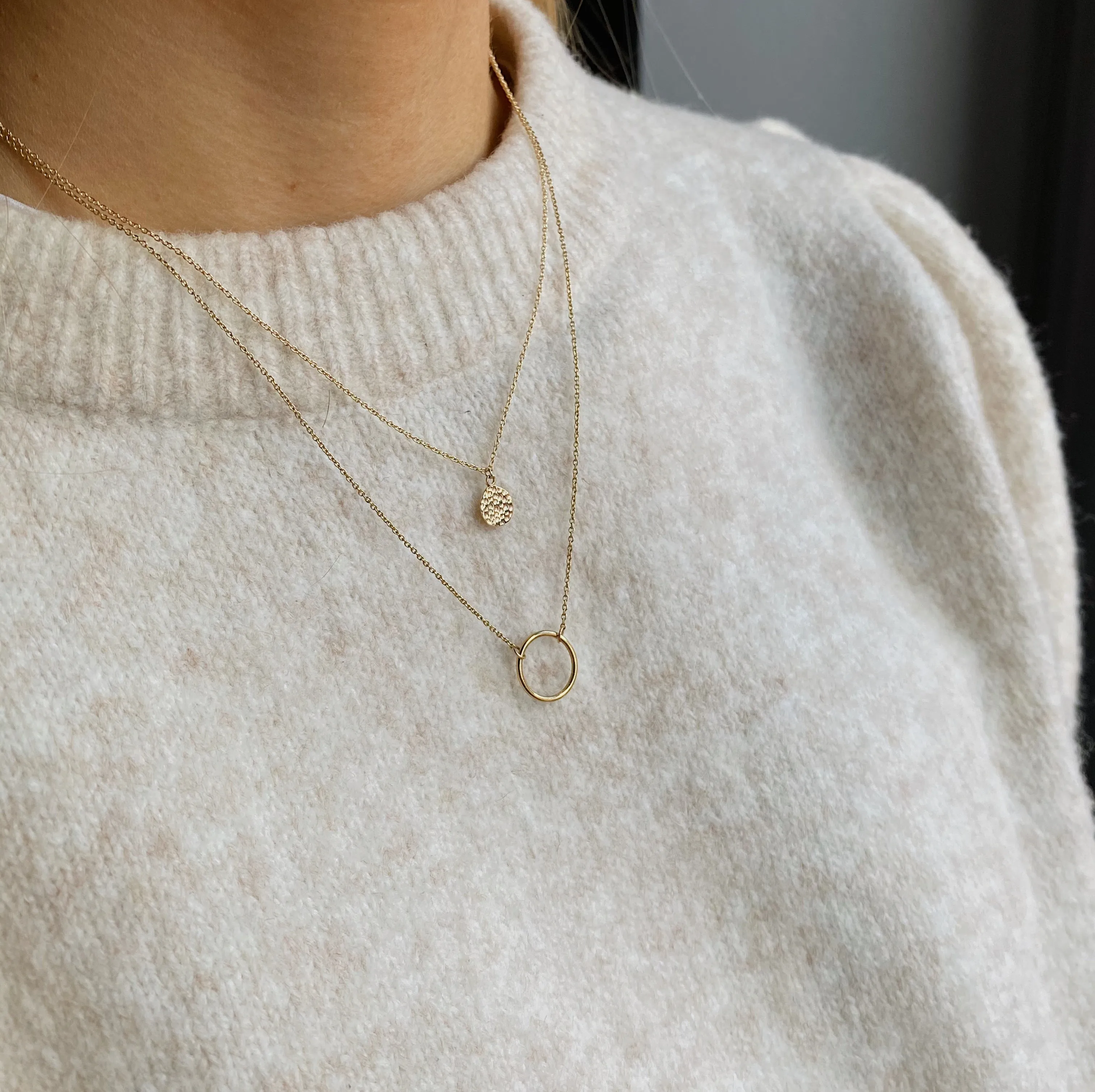 9kt Gold Single Circle Pendant Necklace