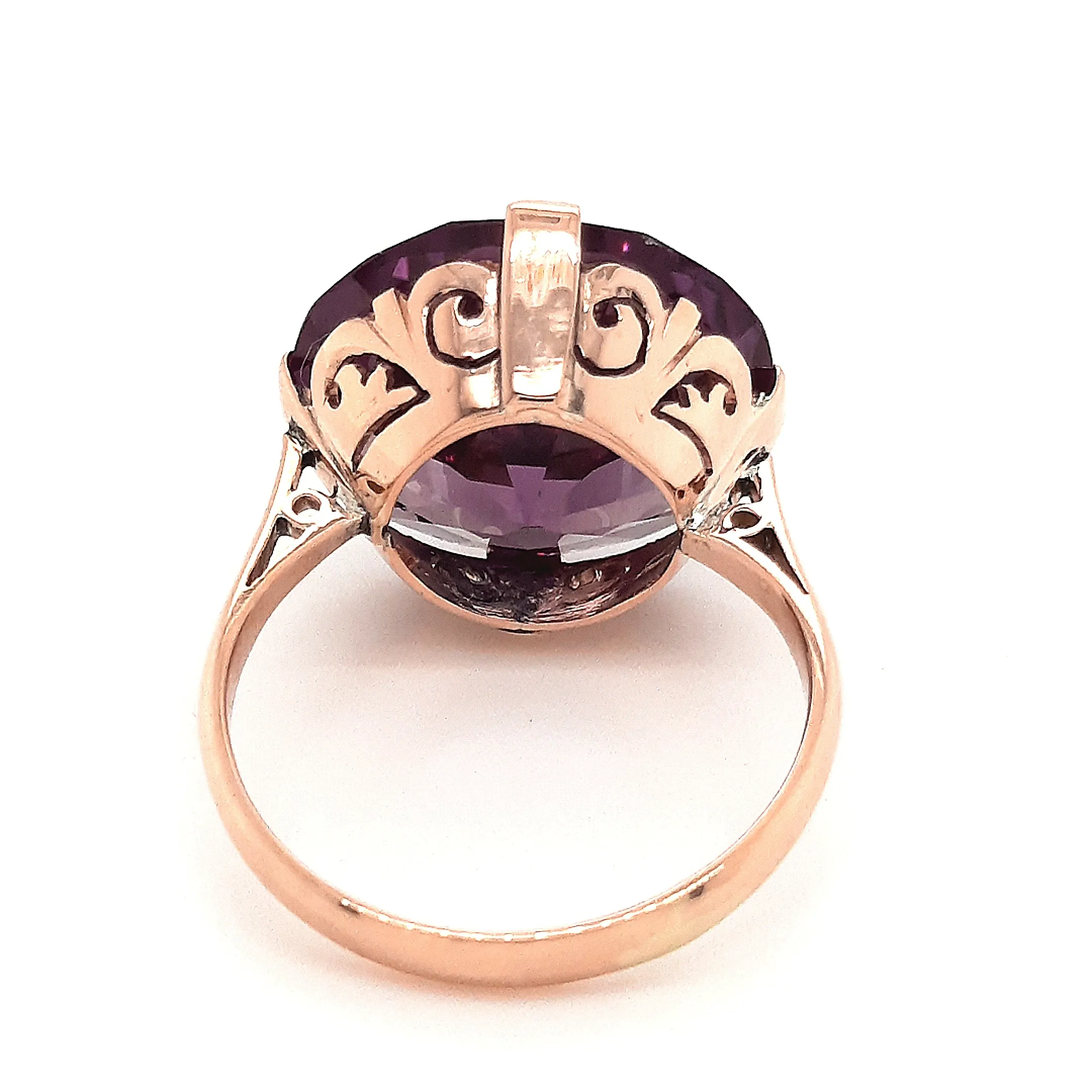 Colour Change Sapphire & 14ct Yellow Gold Ring with Filigree Mount