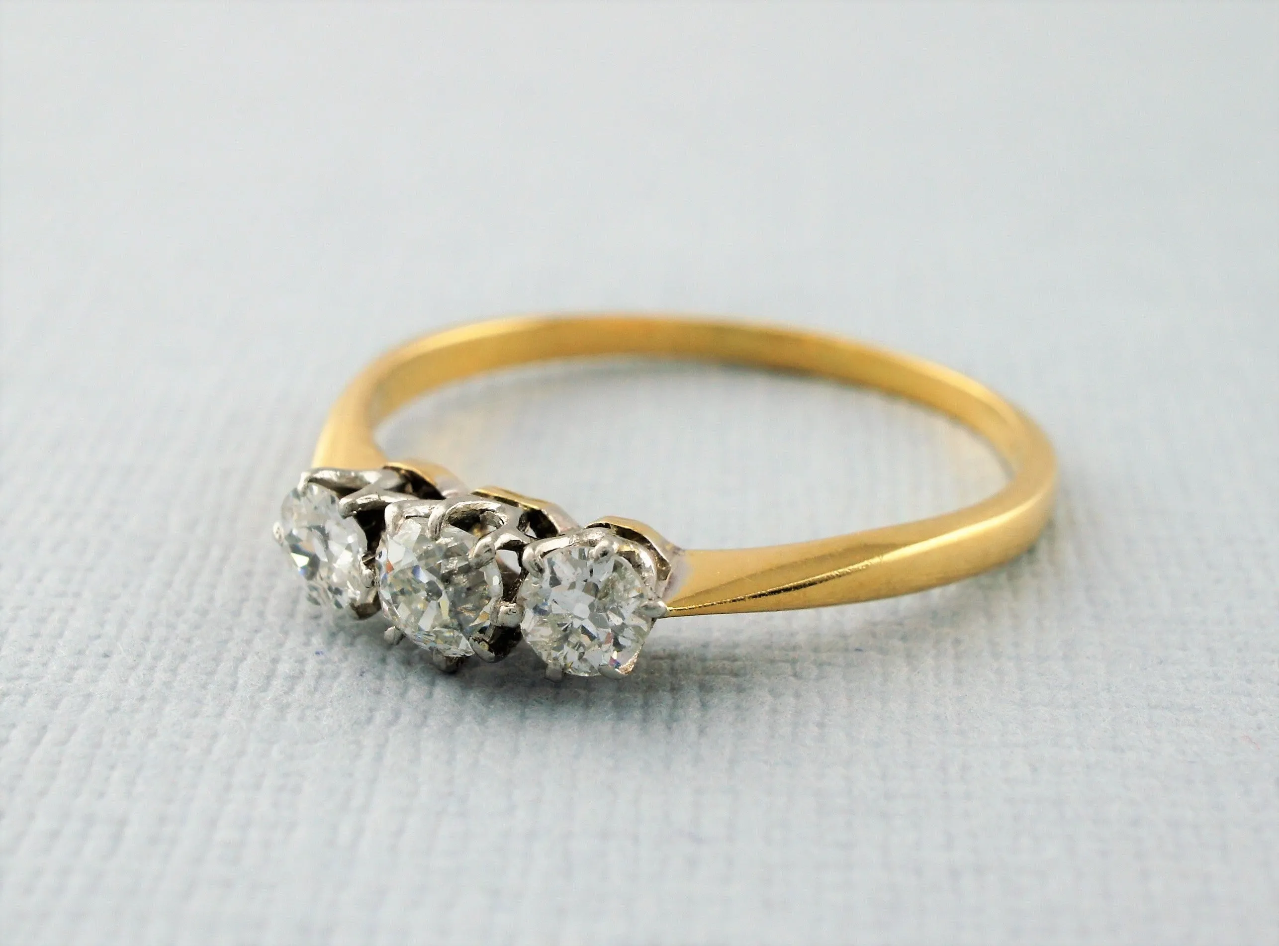 Fine Antique 18ct Yellow Gold Three Stone Diamond Ring