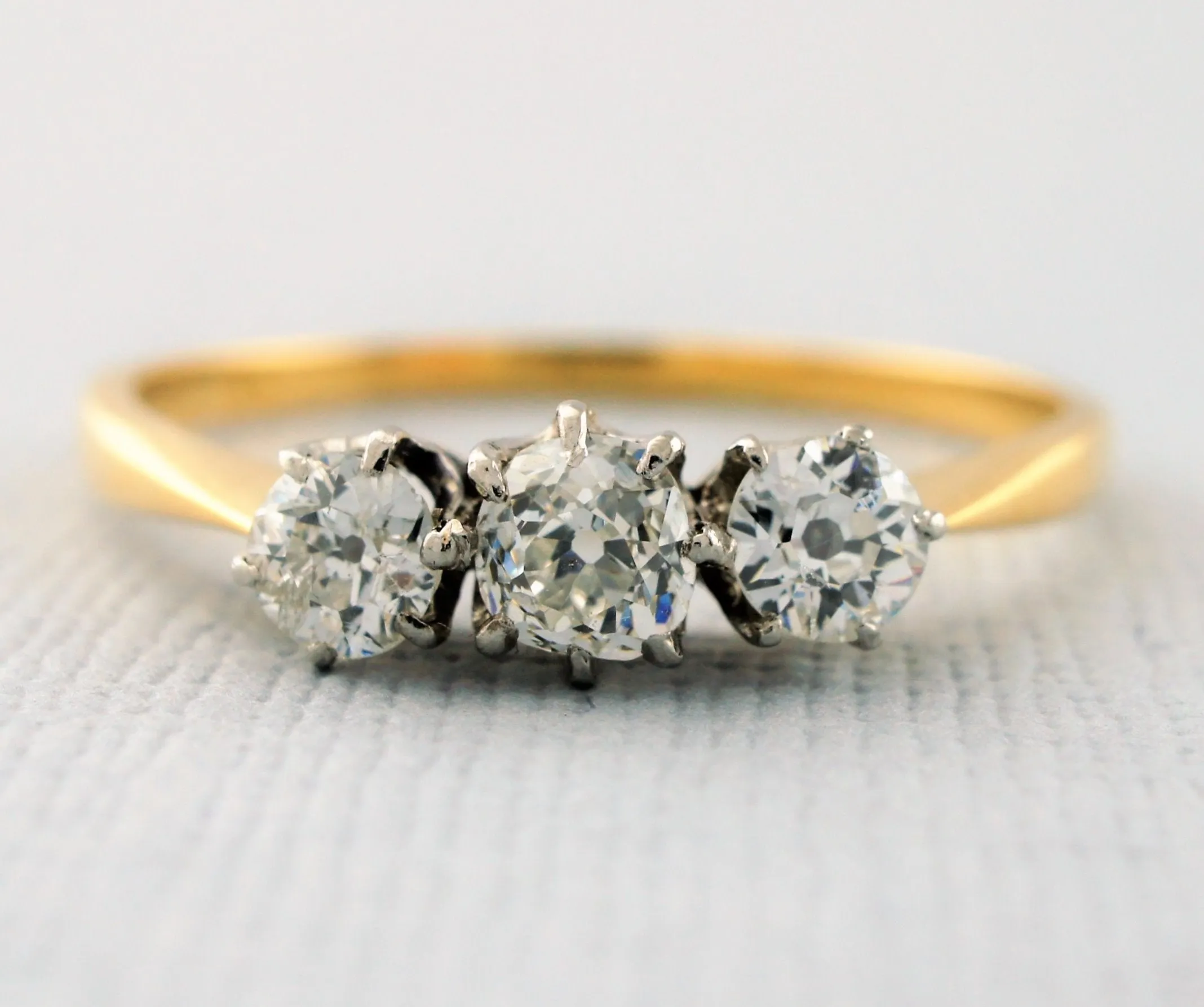 Fine Antique 18ct Yellow Gold Three Stone Diamond Ring