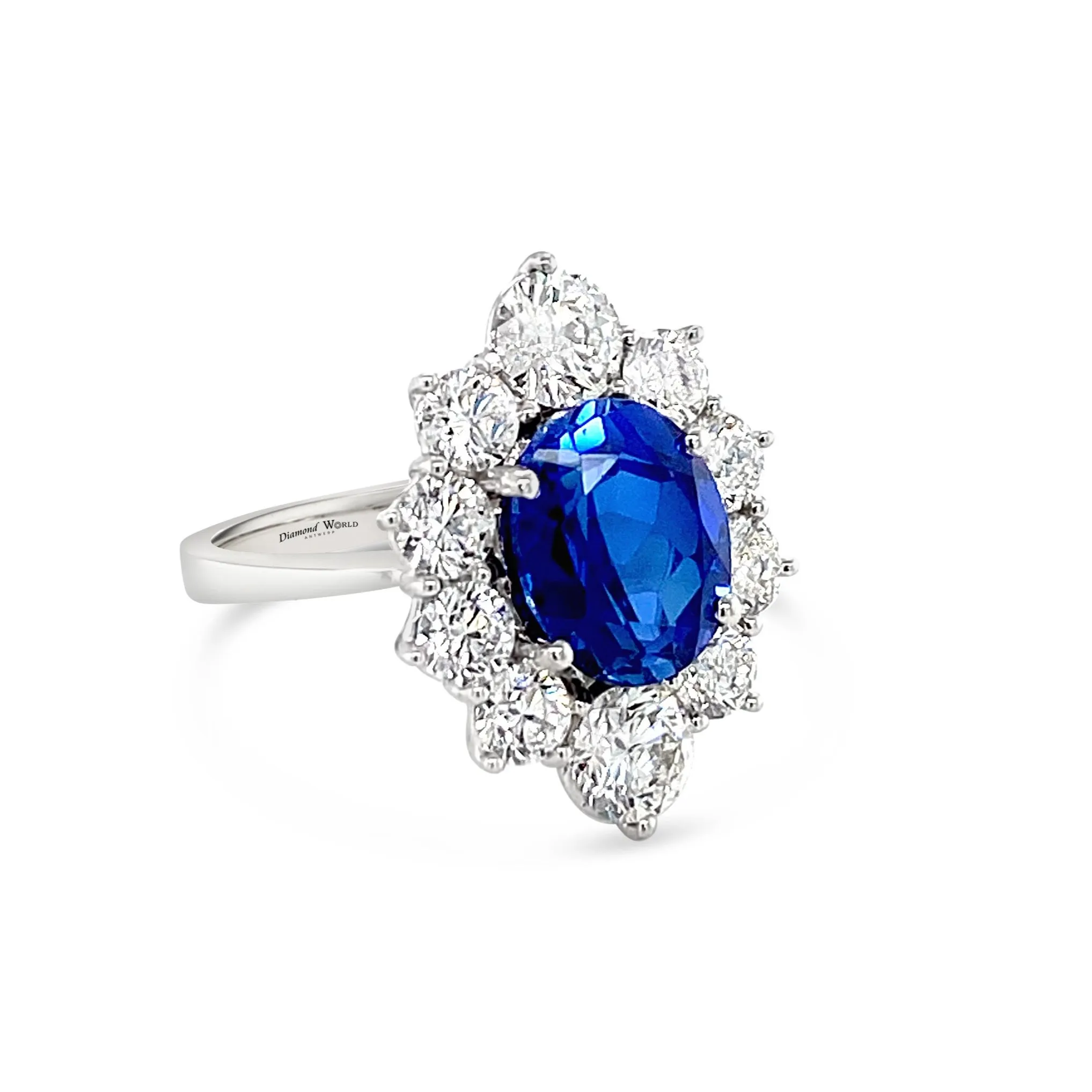 Oval cut Sapphire & Diamonds "Royal" Ring