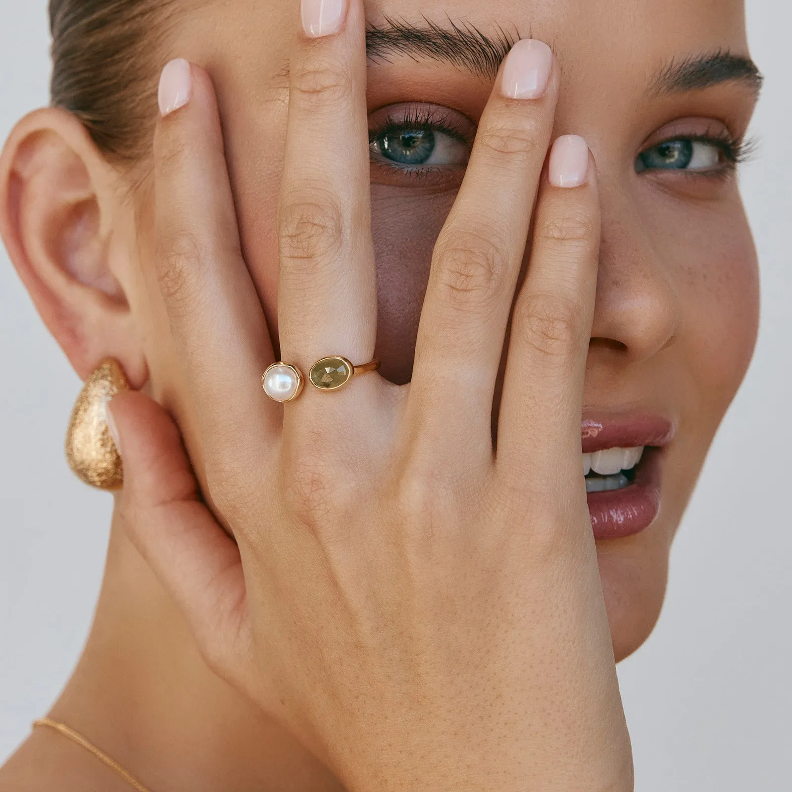 PEARL & GREEN SAPPHIRE RING