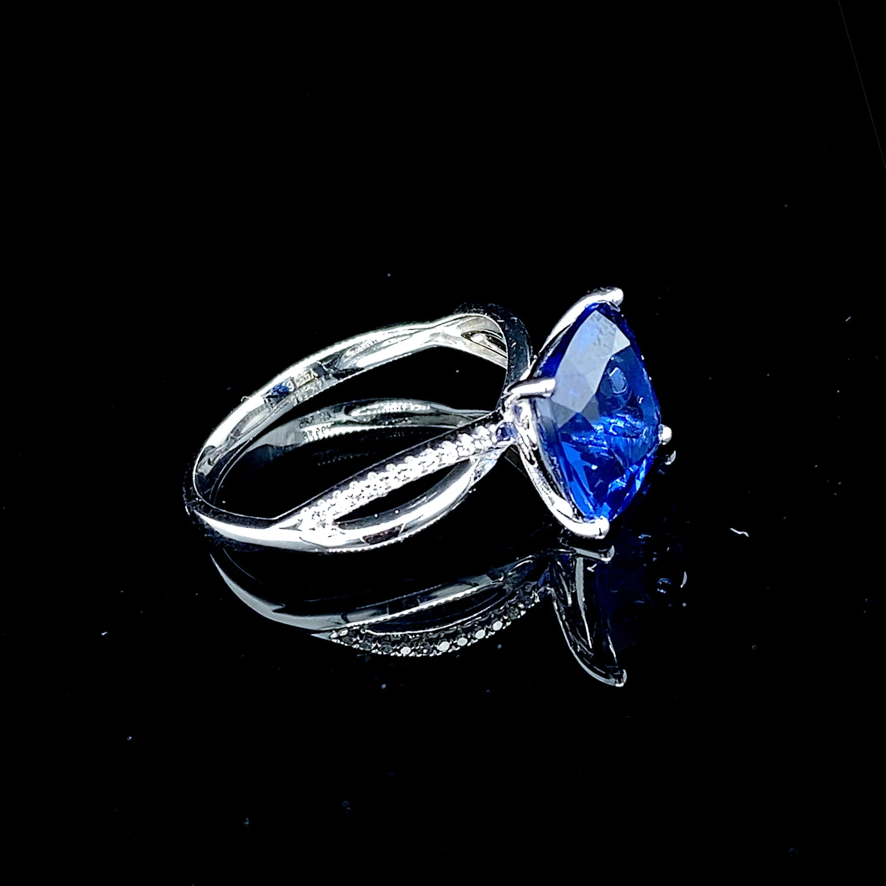 PREORDER | Sapphire Diamond Ring