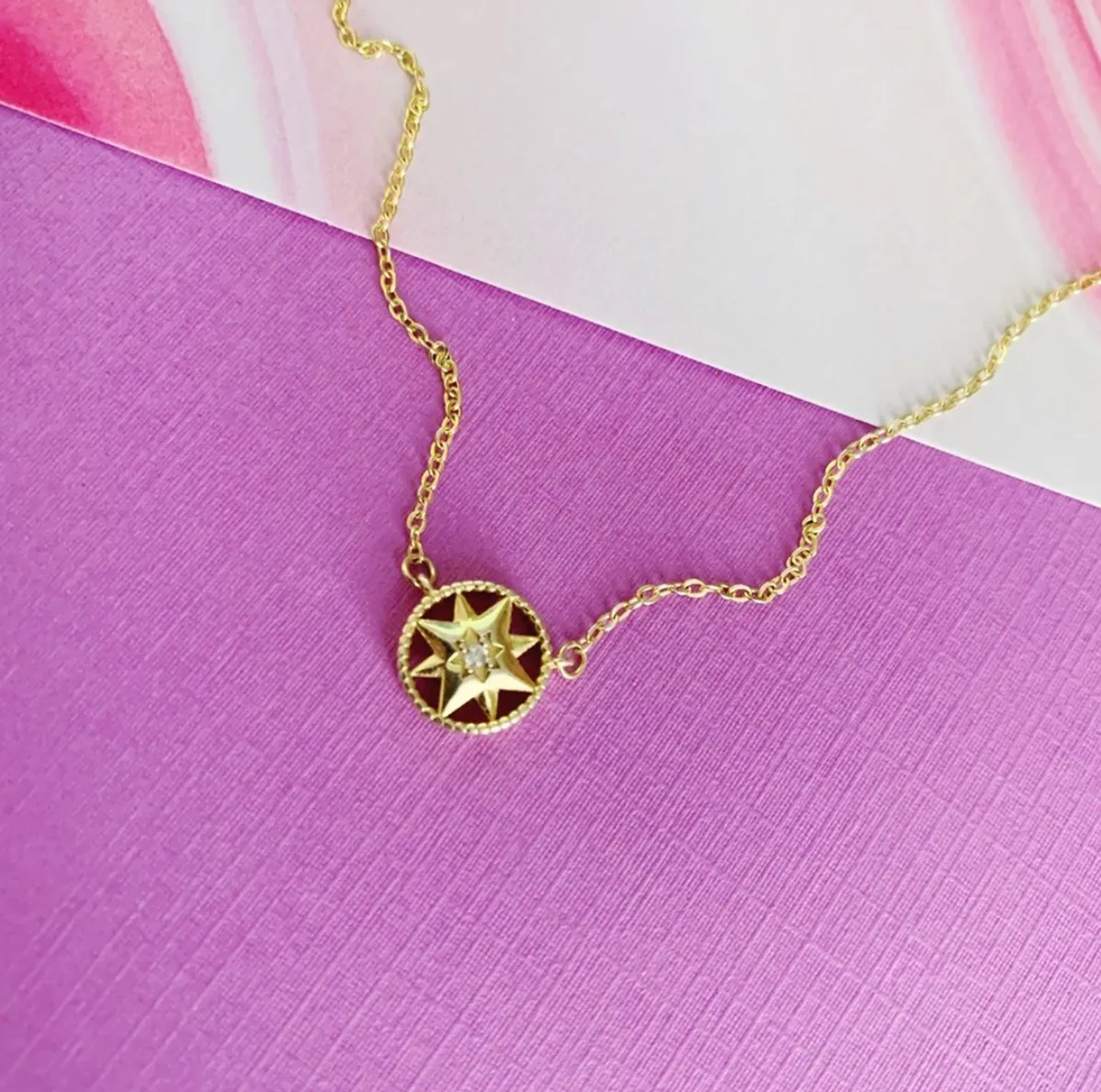 Round Star Pendant Necklace