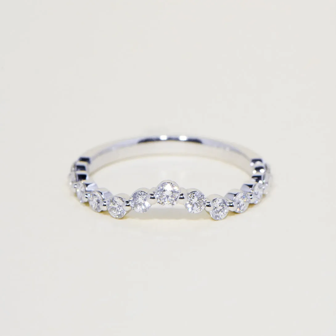 Vera | Floating Round Brilliant Cut Curved Diamond Ring